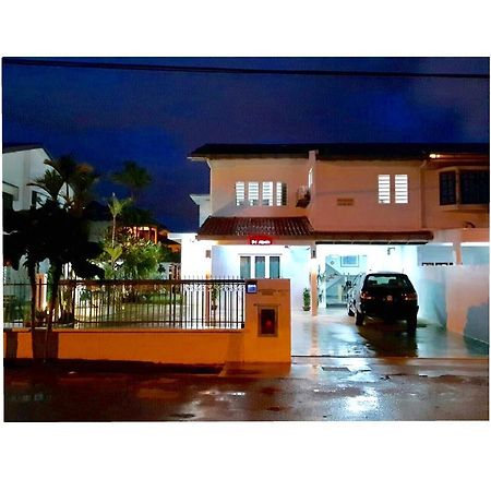 Kb50 Guesthouse Kuantan Kültér fotó