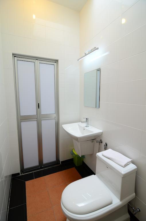 Kb50 Guesthouse Kuantan Szoba fotó